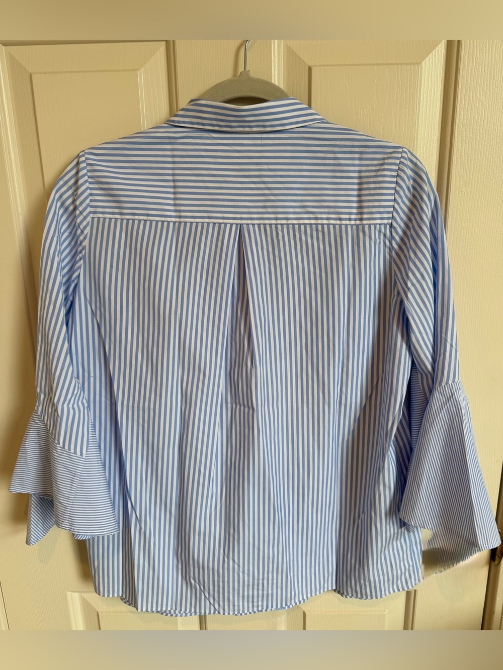Uterque Poplin Ruffled Button Down Pin Stripe Blouse. Size Small - Picture 2 of 6